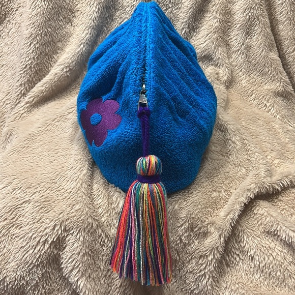 DLD Maya Terry Flower Clutch - Picture 4 of 10